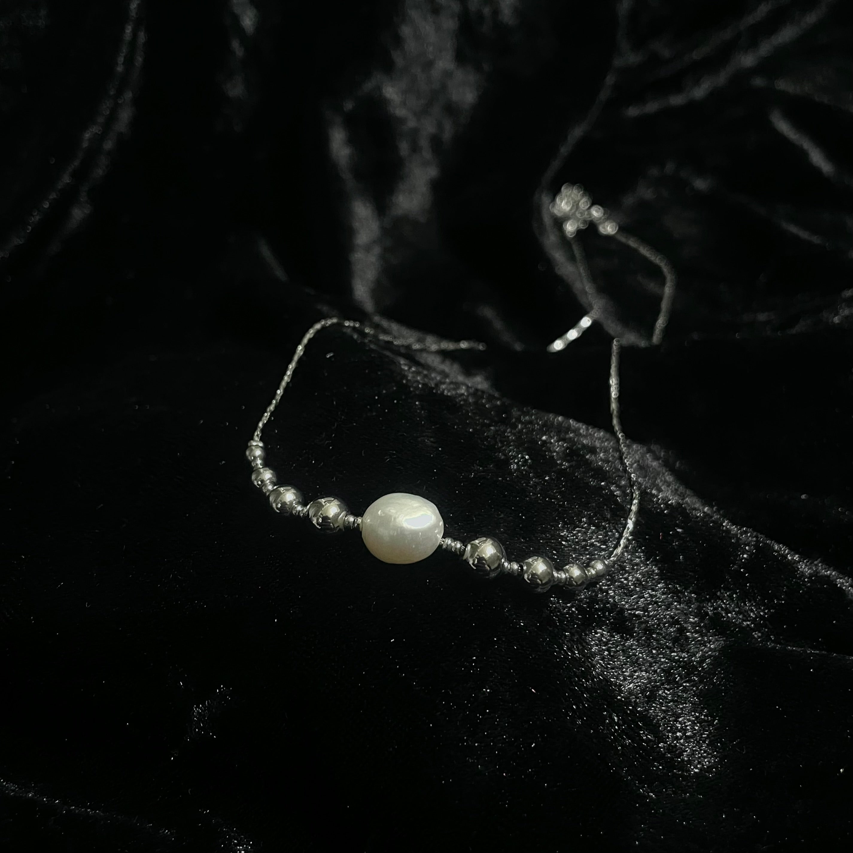 Pearl In the Dark Necklace