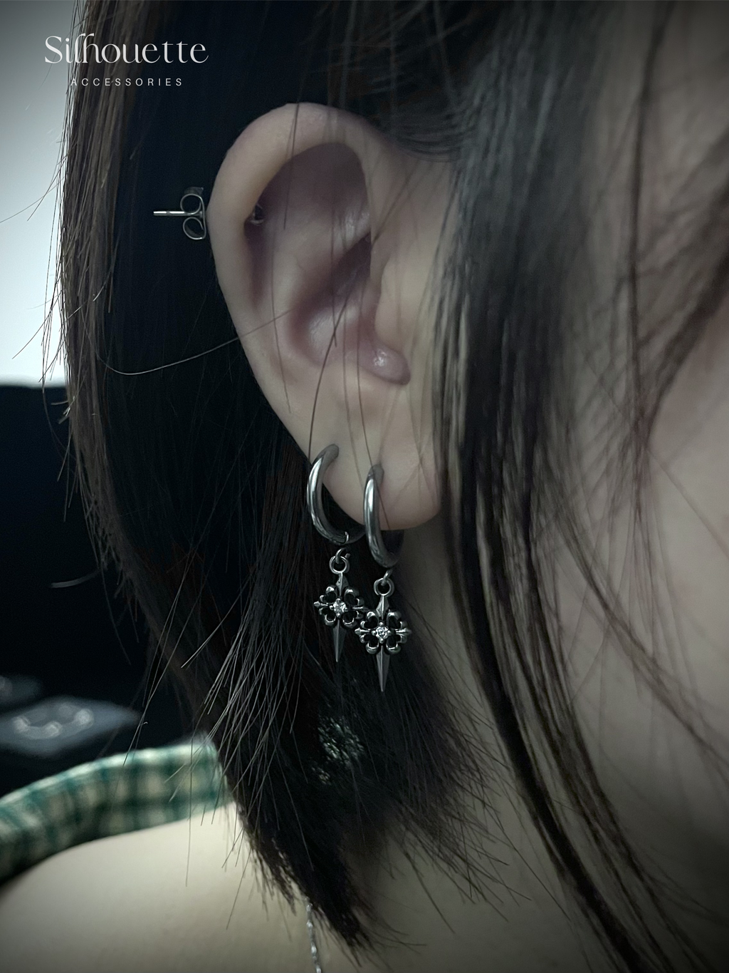 Dark Fleur Drop Earring (a pair)