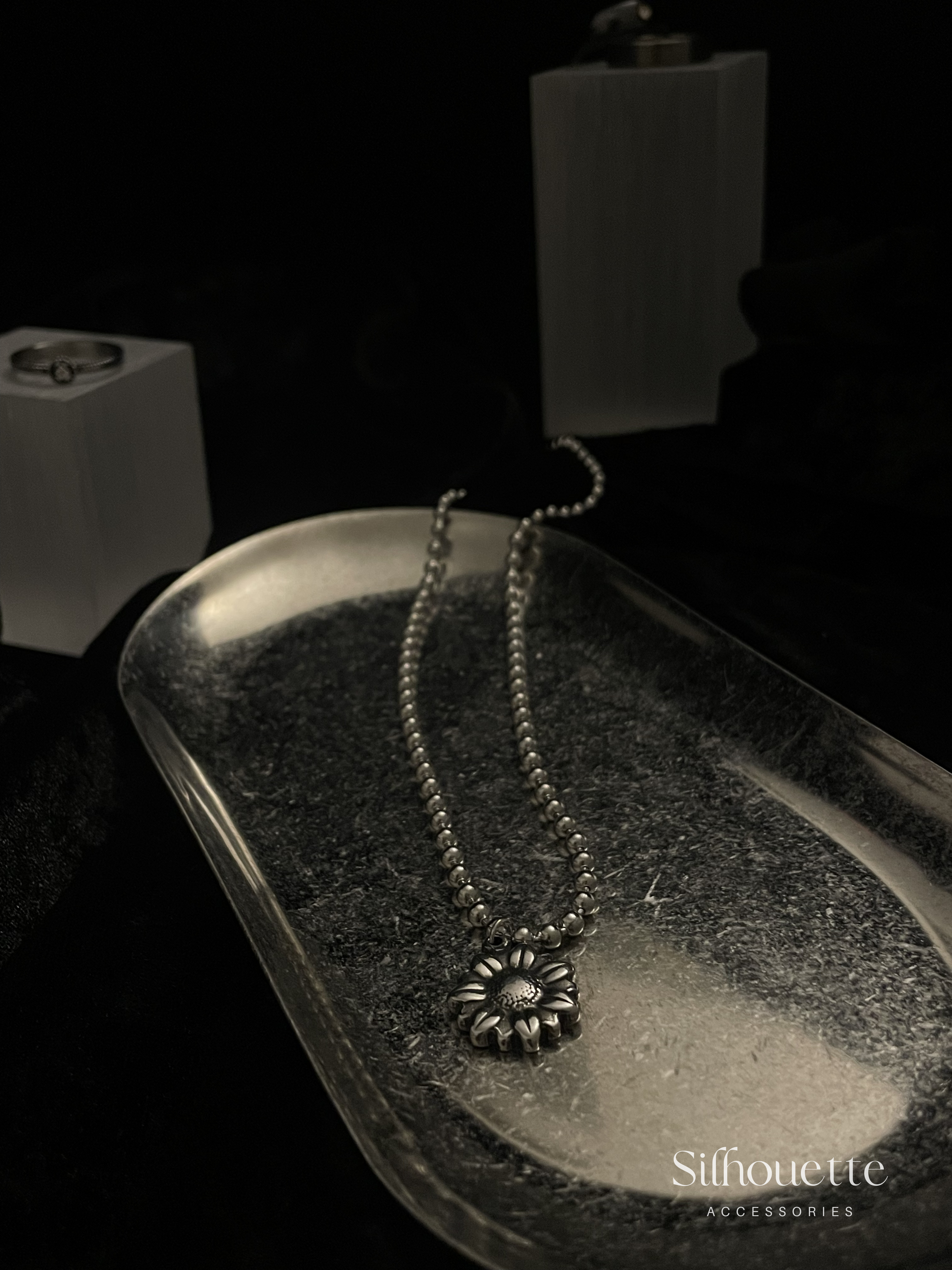 The Dhalia Necklace