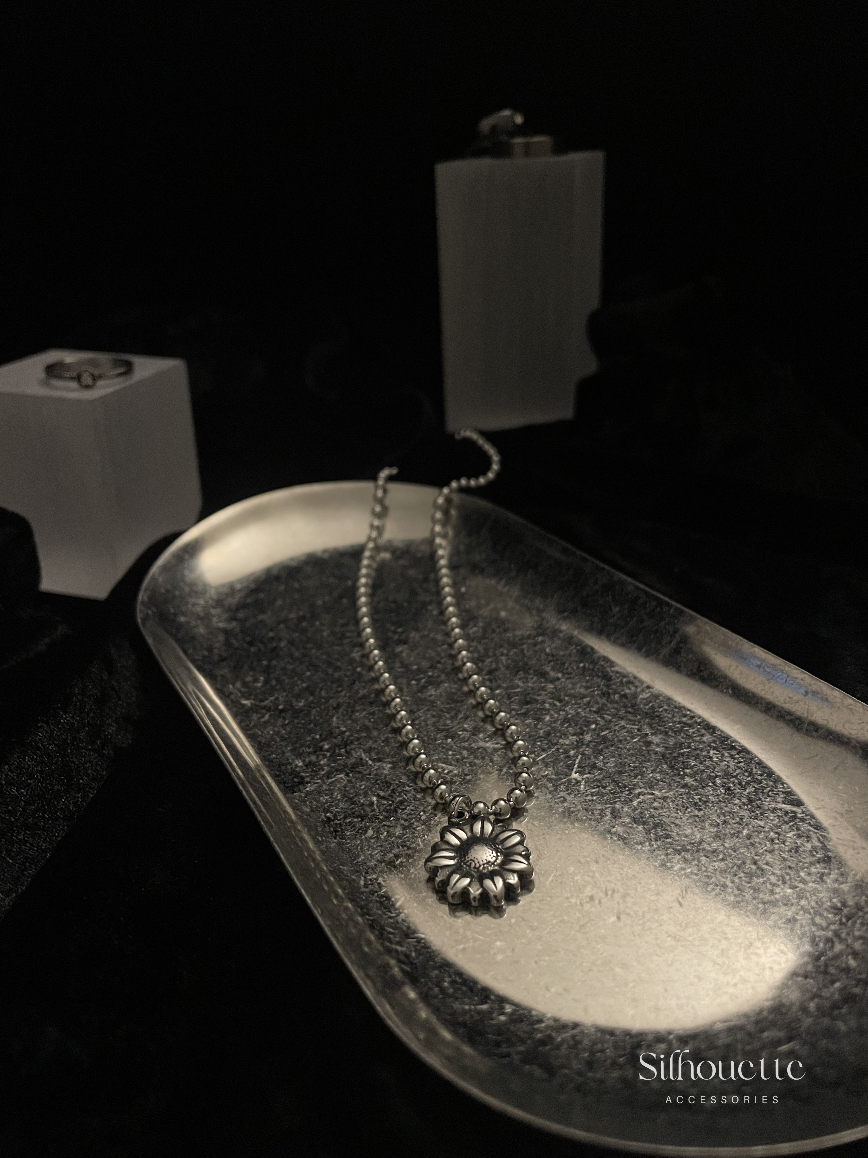 The Dhalia Necklace